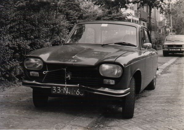 http://www.kleinehoutstraat.com/gallery/pictures/33-NN-68(2).jpg