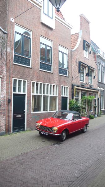 http://www.kleinehoutstraat.com/gallery/pictures/P1080534.jpg